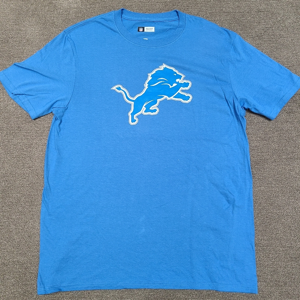 NFL Apparel Mens Detroit Lions T shirt size Large